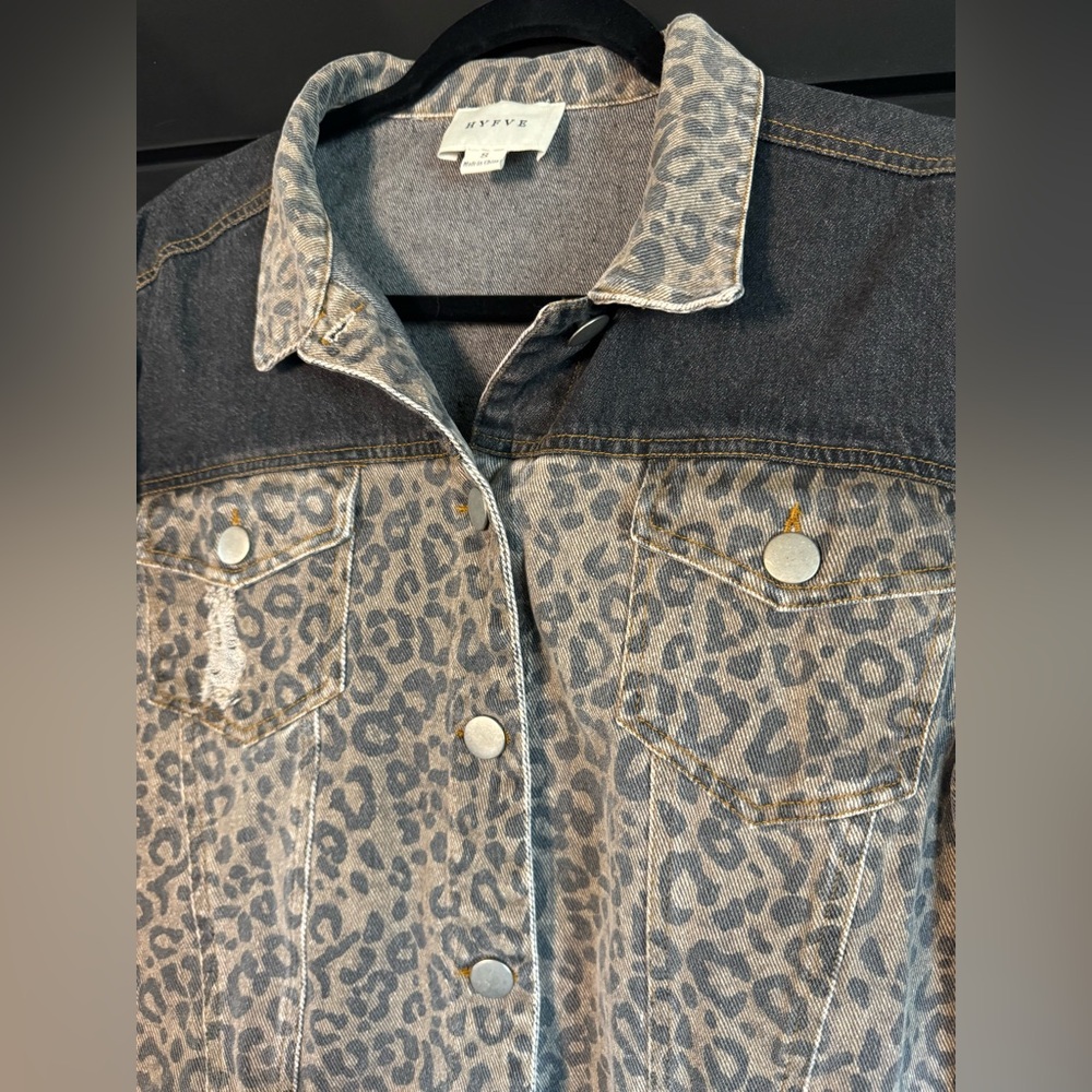 HYFVE Two-Tone Leopard Jean Jacket - Picture 3 of 6